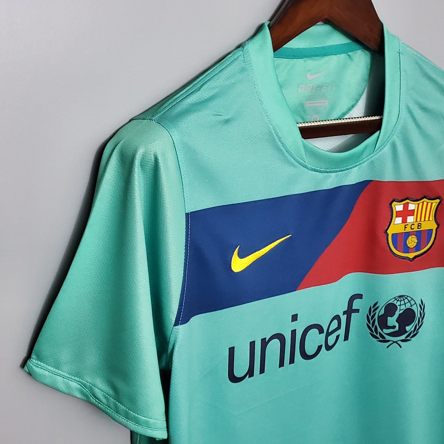 Barcelona 2010/11 Away Jersey