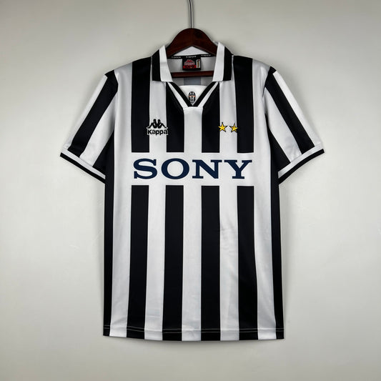 Juventus 1996/97 Home Jersey